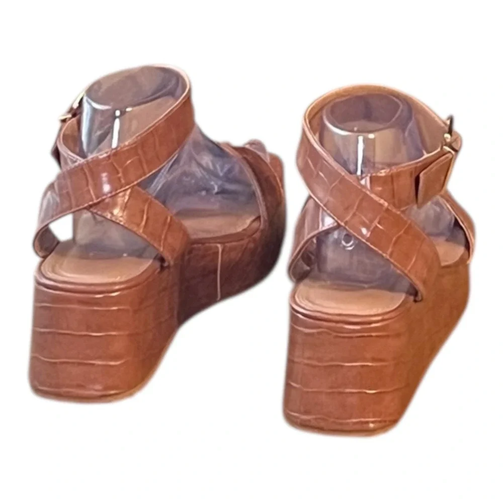 ASOS Brown Croc Embossed‎ Platform Wedge Sandals Size 9